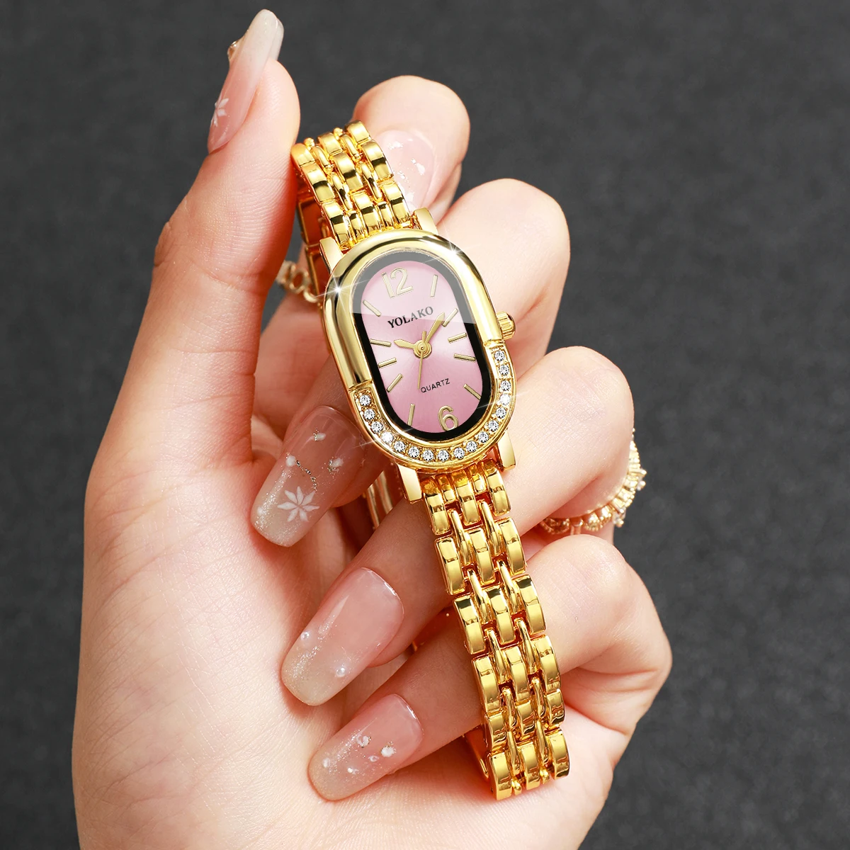 Luxury Watch Case Travel - Luxury Rhinestone Women Quartz Watch Fashion