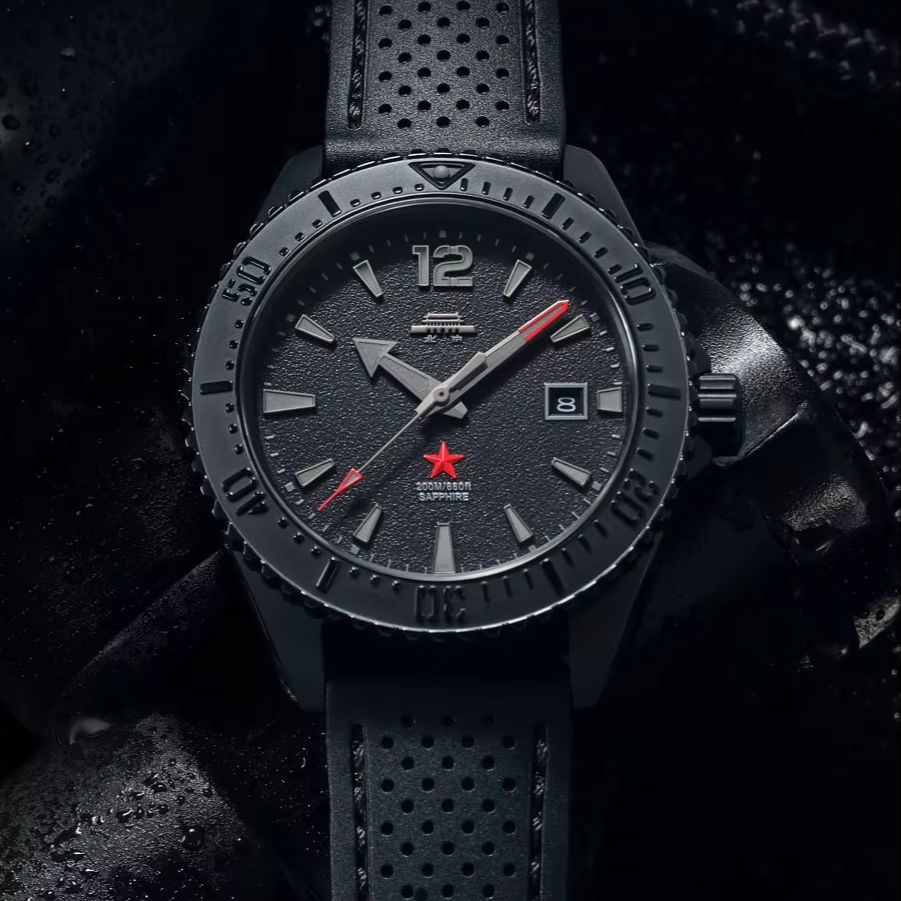Beijing Dark Black Diver 200M  - đánh giá và giá Luxury Watch China