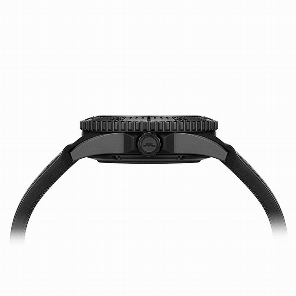 Beijing Dark Black Diver 200M  - đánh giá và giá Luxury Watch China